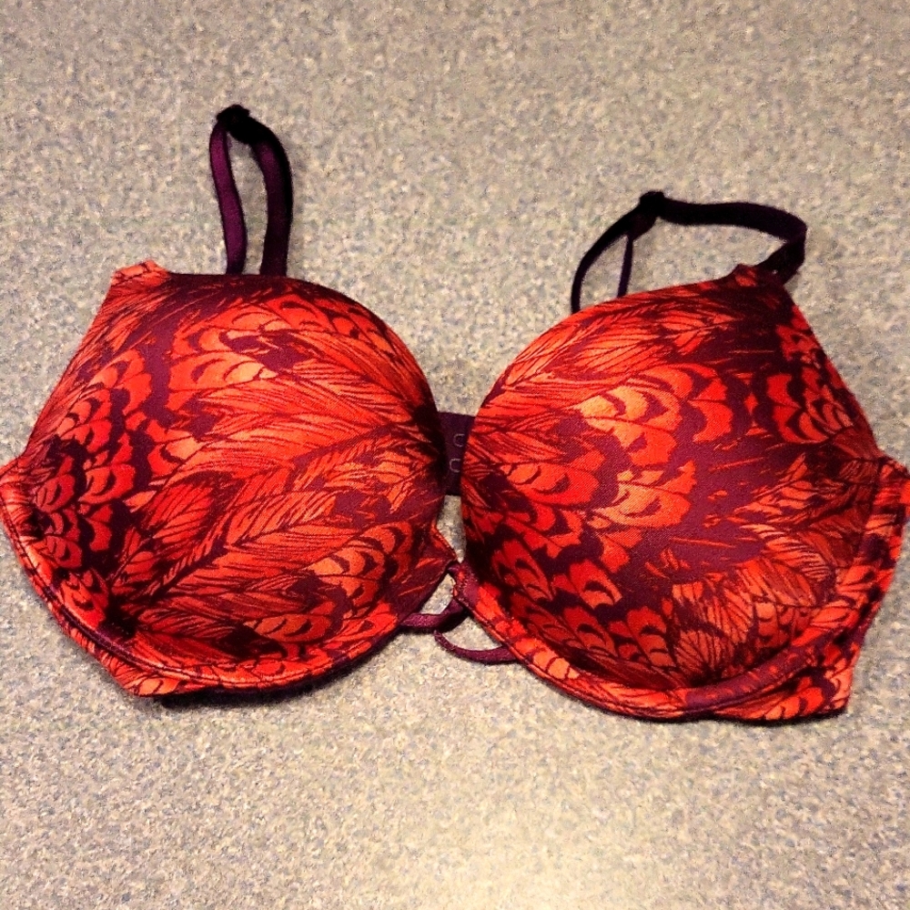 Victoria's Secret 32C Miraculous Bombshell Bra Like New